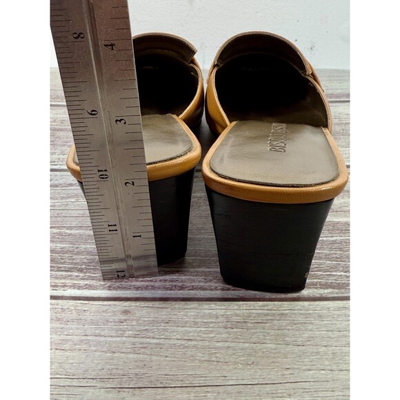 Bisou Bisou Tan Leather Size 7 Closed Toe Mules Curved High Heel Slip-On Shoes - Picture 8 of 16